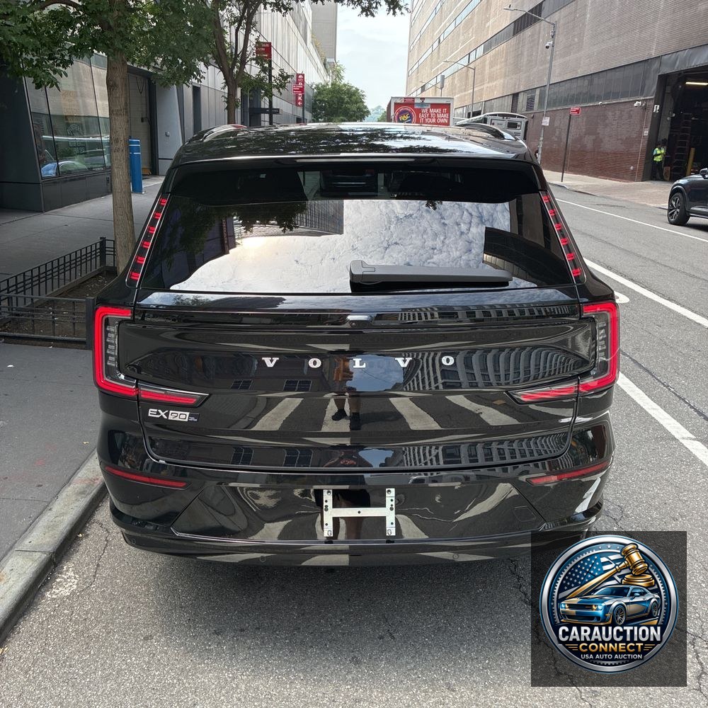 2025 Volvo EX90 Plus