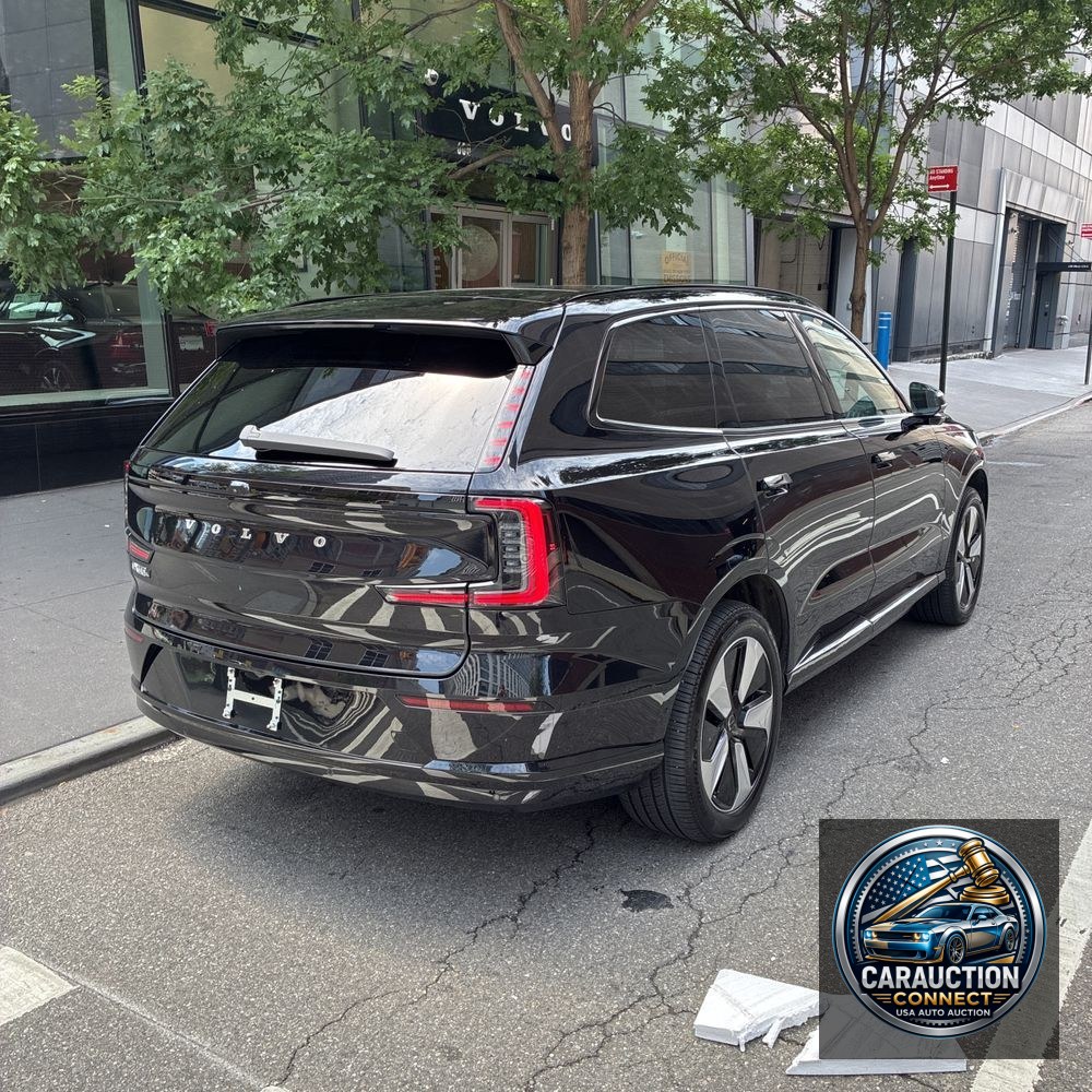 2025 Volvo EX90 Plus