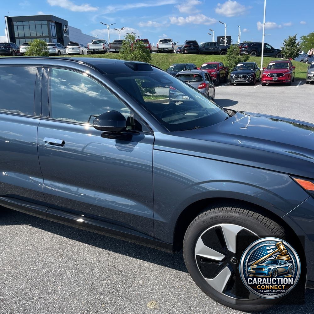 2025 Volvo EX90 Plus