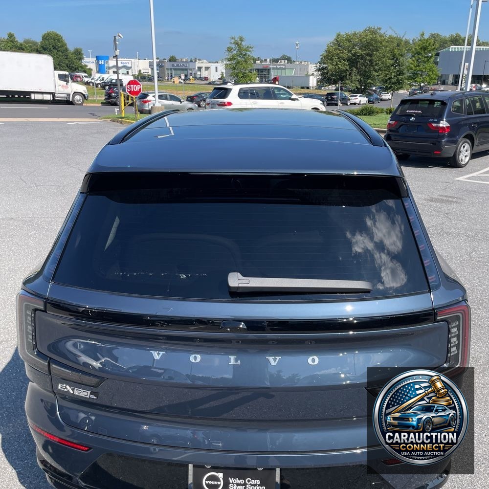 2025 Volvo EX90 Plus