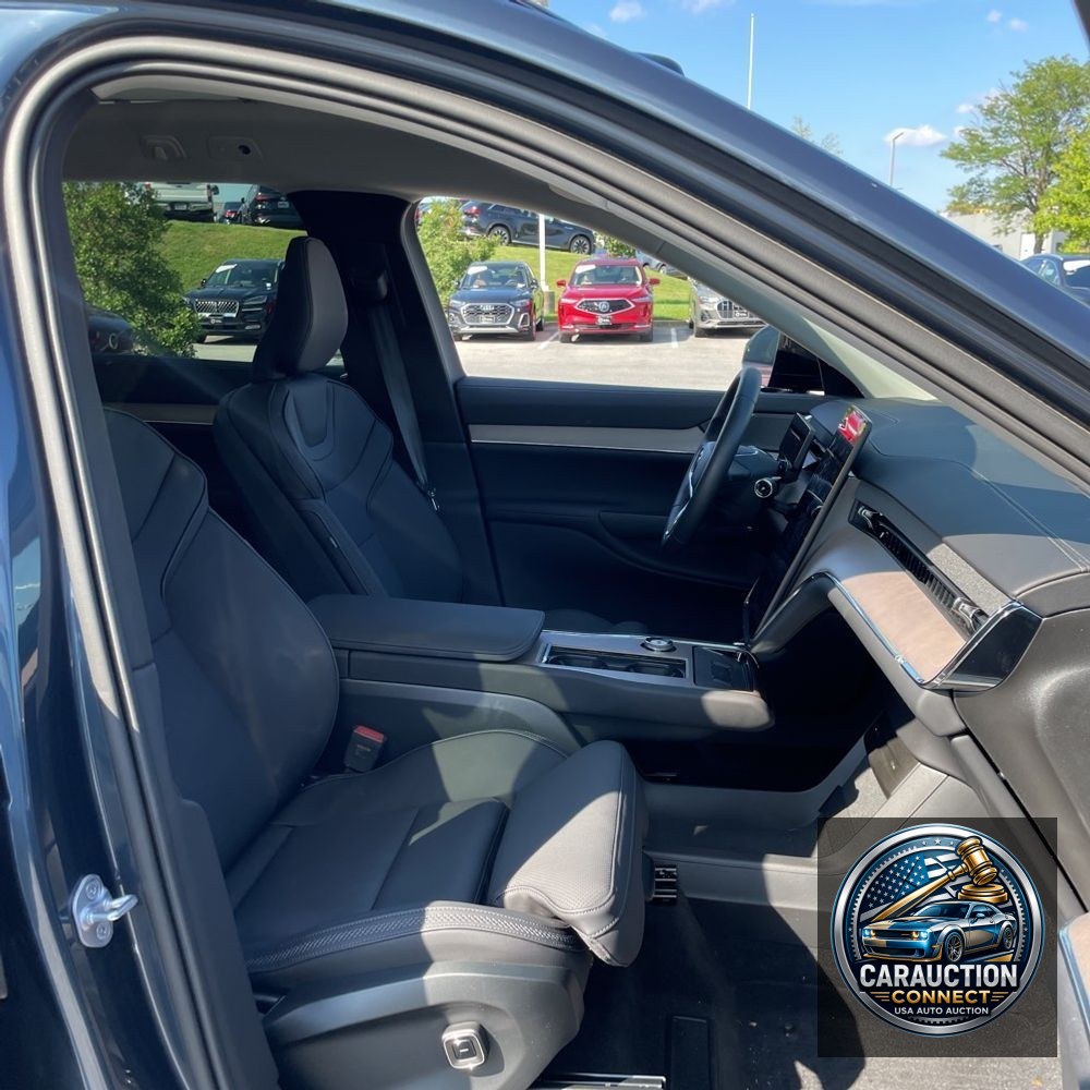 2025 Volvo EX90 Plus