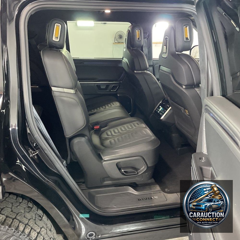 2023 Rivian R1S Adventure Quad-Motor