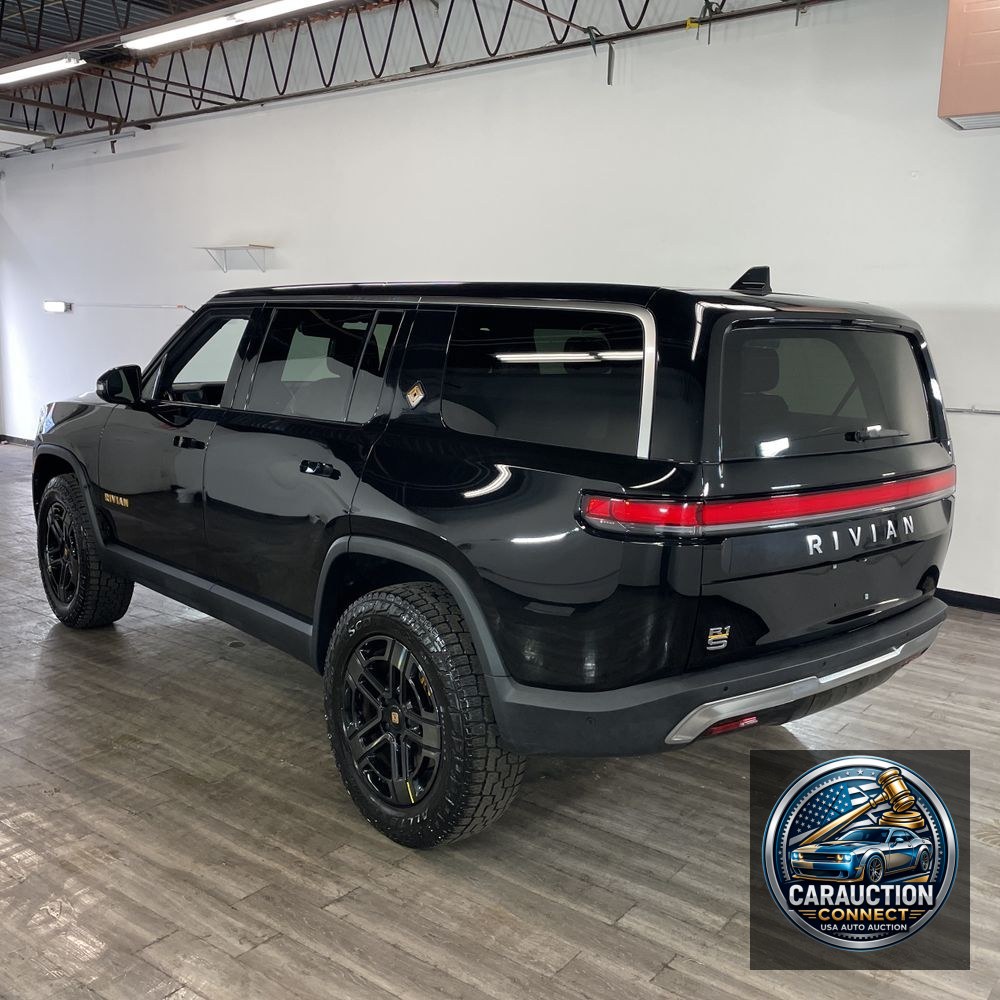 2023 Rivian R1S Adventure Quad-Motor