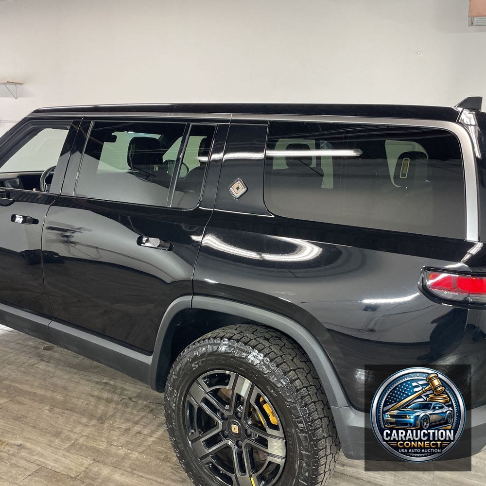 2023 Rivian R1S Adventure Quad-Motor