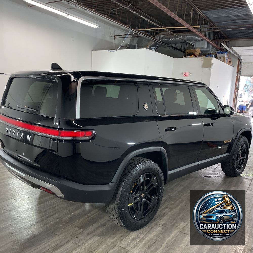 2023 Rivian R1S Adventure Quad-Motor