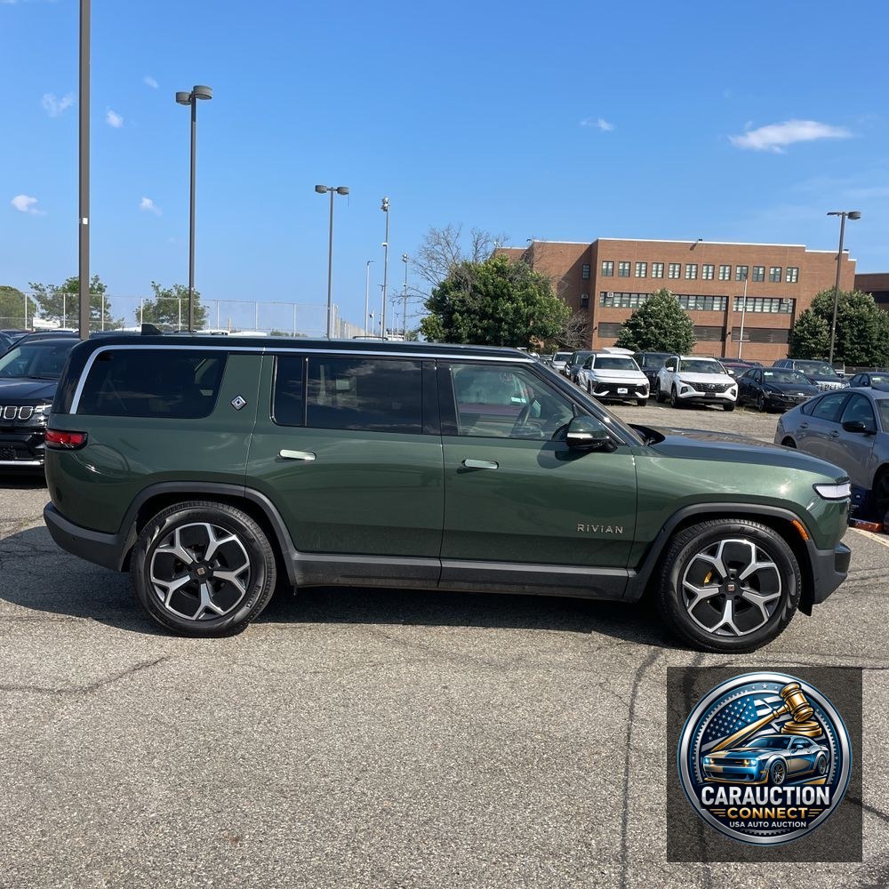 2023 Rivian R1S Adventure Quad-Motor