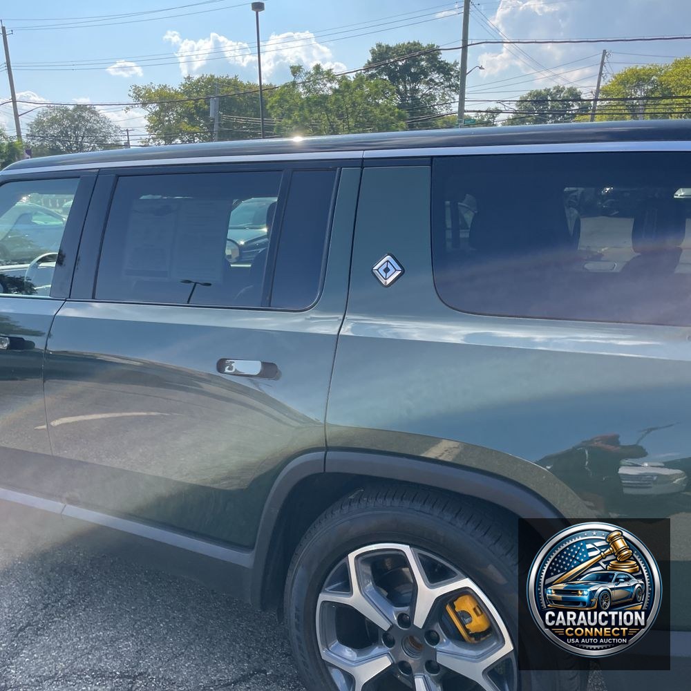 2023 Rivian R1S Adventure Quad-Motor