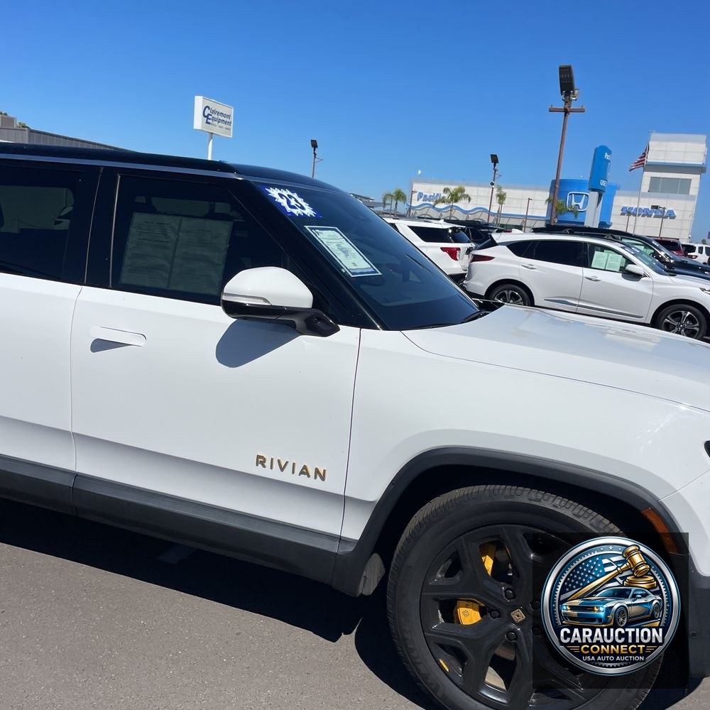 2023 Rivian R1S Adventure Quad-Motor