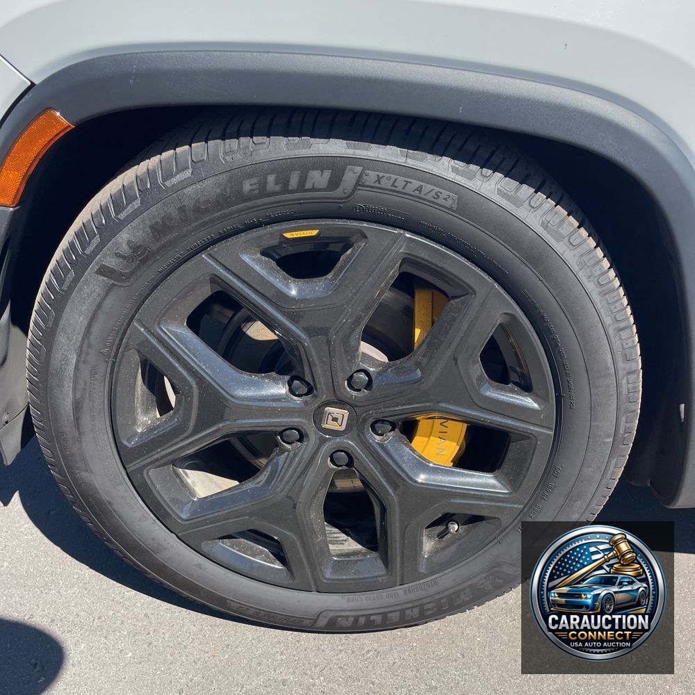 2023 Rivian R1S Adventure Quad-Motor