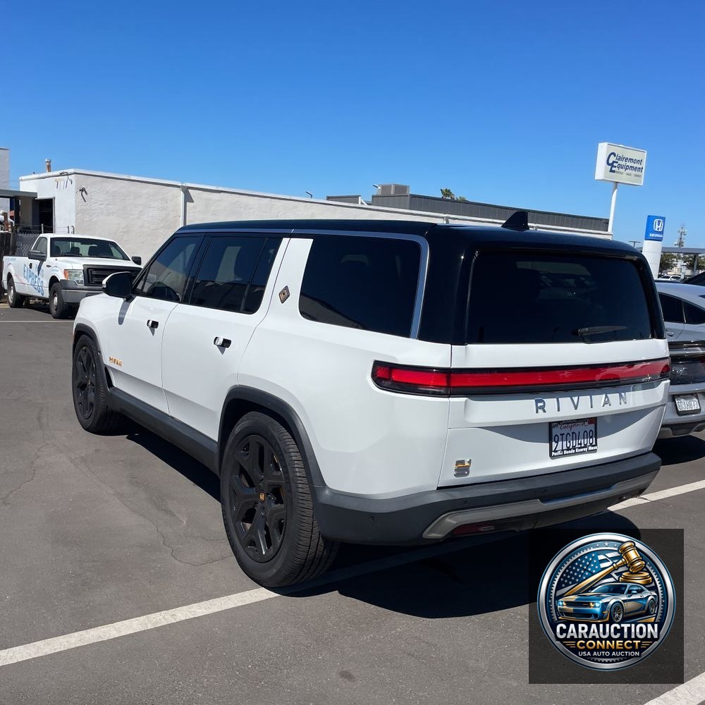 2023 Rivian R1S Adventure Quad-Motor