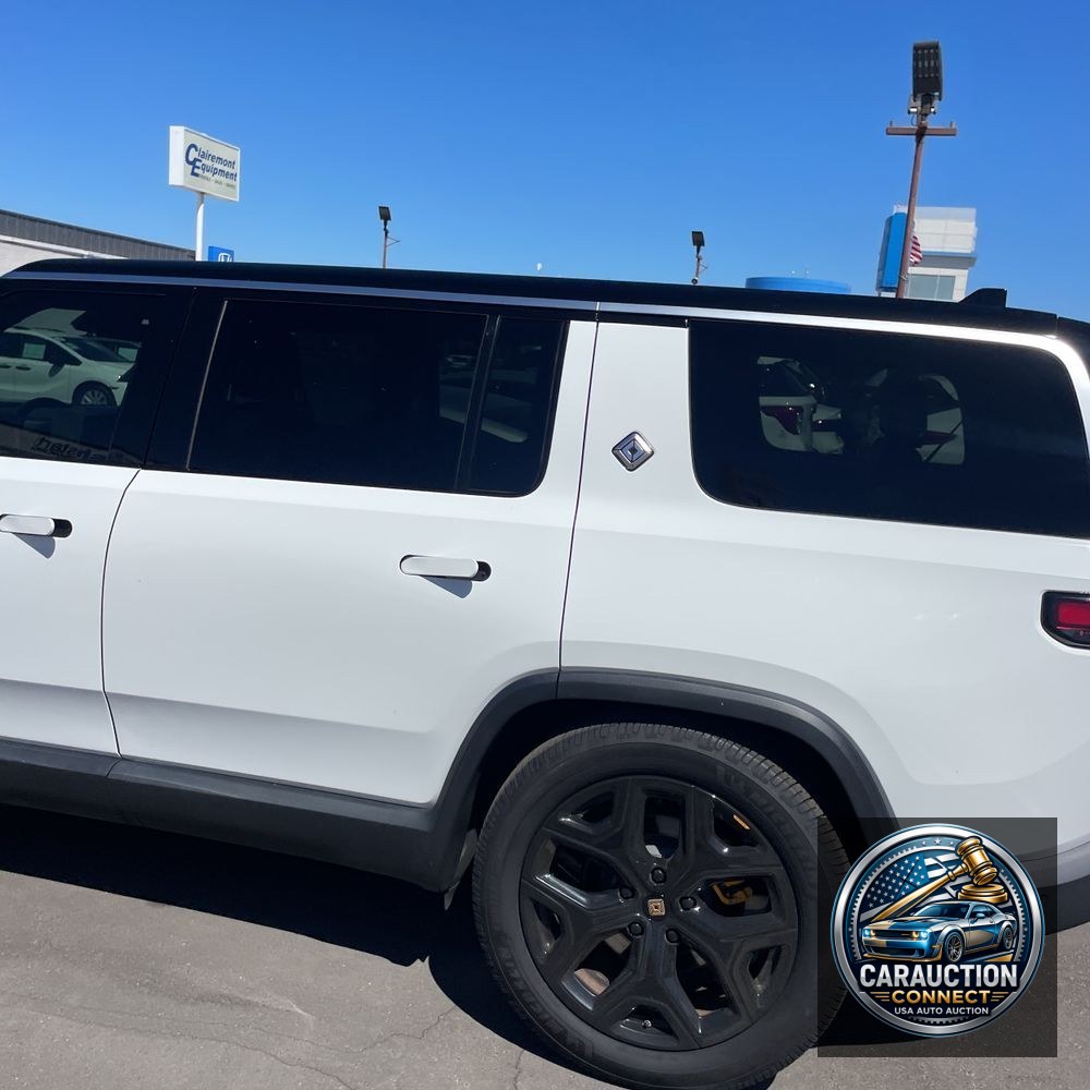 2023 Rivian R1S Adventure Quad-Motor