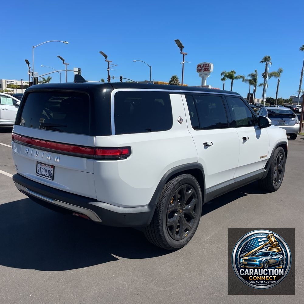 2023 Rivian R1S Adventure Quad-Motor