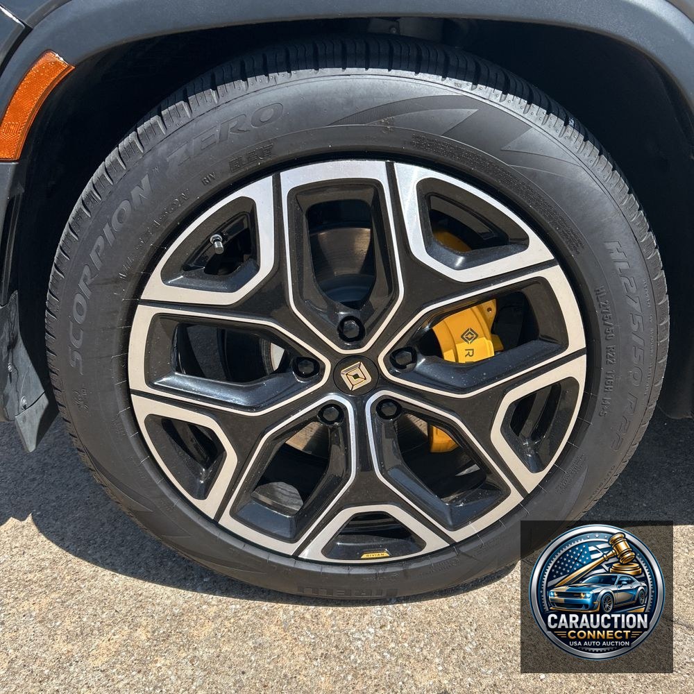 2023 Rivian R1S Adventure Quad-Motor