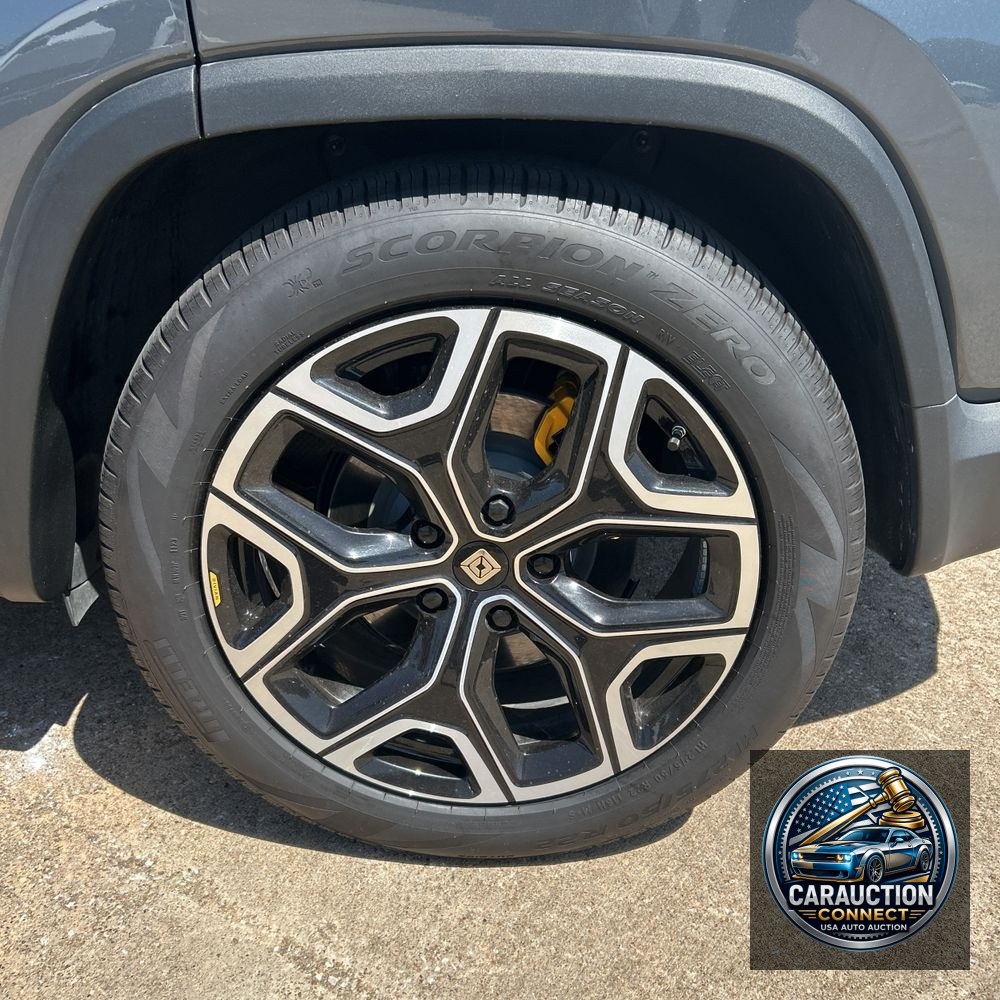 2023 Rivian R1S Adventure Quad-Motor