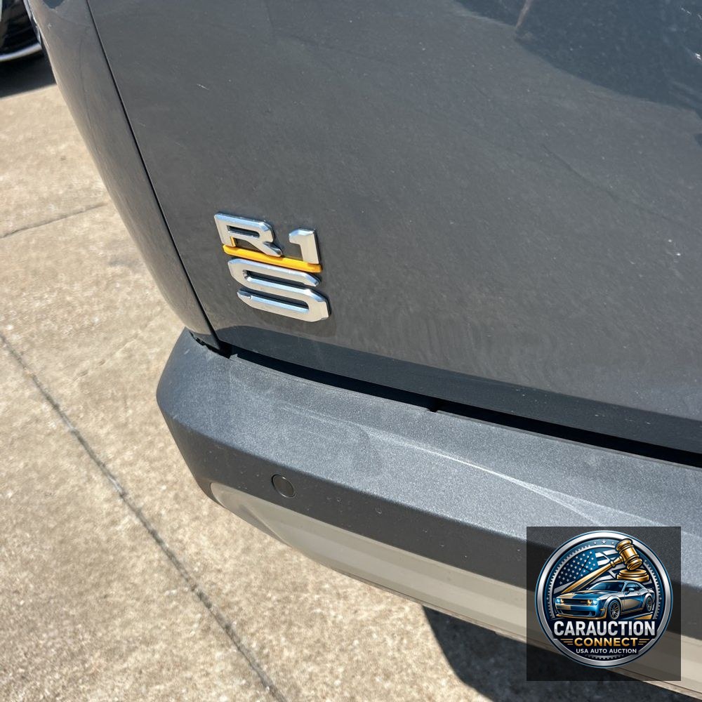 2023 Rivian R1S Adventure Quad-Motor