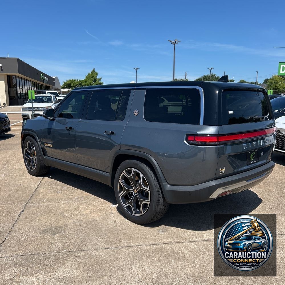 2023 Rivian R1S Adventure Quad-Motor