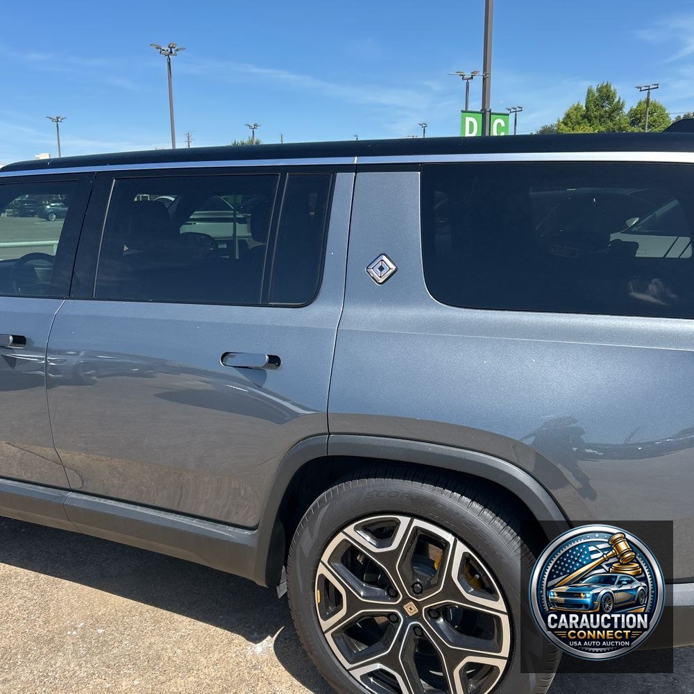 2023 Rivian R1S Adventure Quad-Motor
