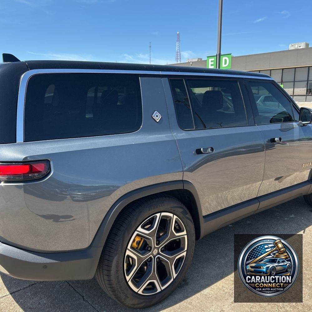 2023 Rivian R1S Adventure Quad-Motor