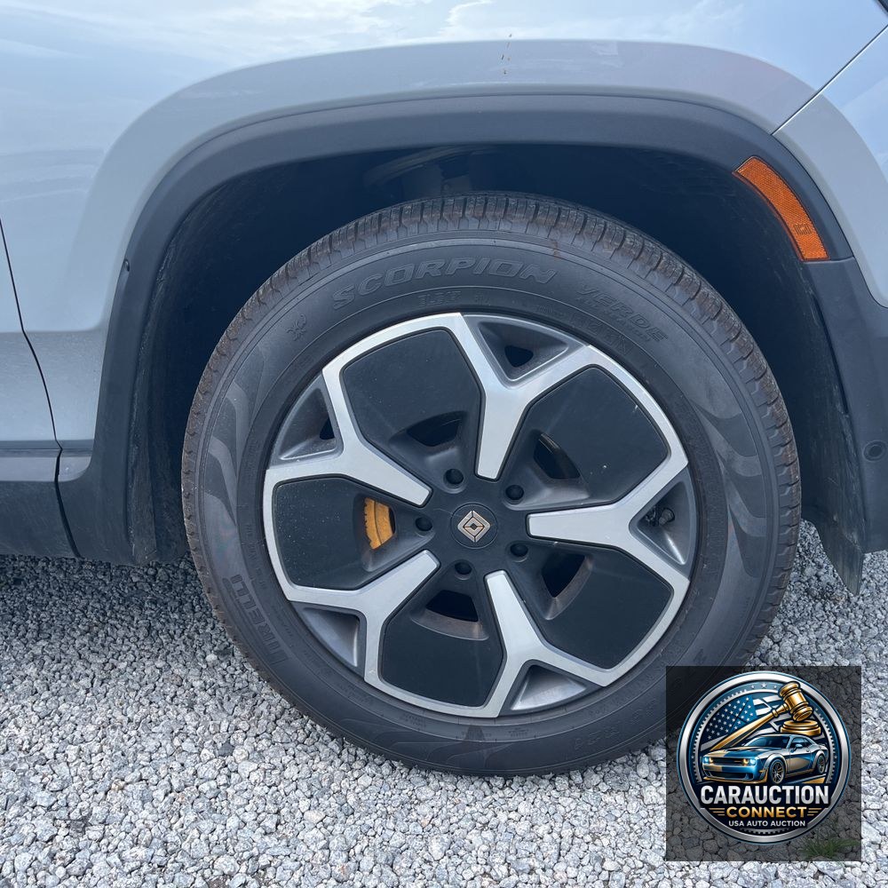2023 Rivian R1S Adventure Quad-Motor