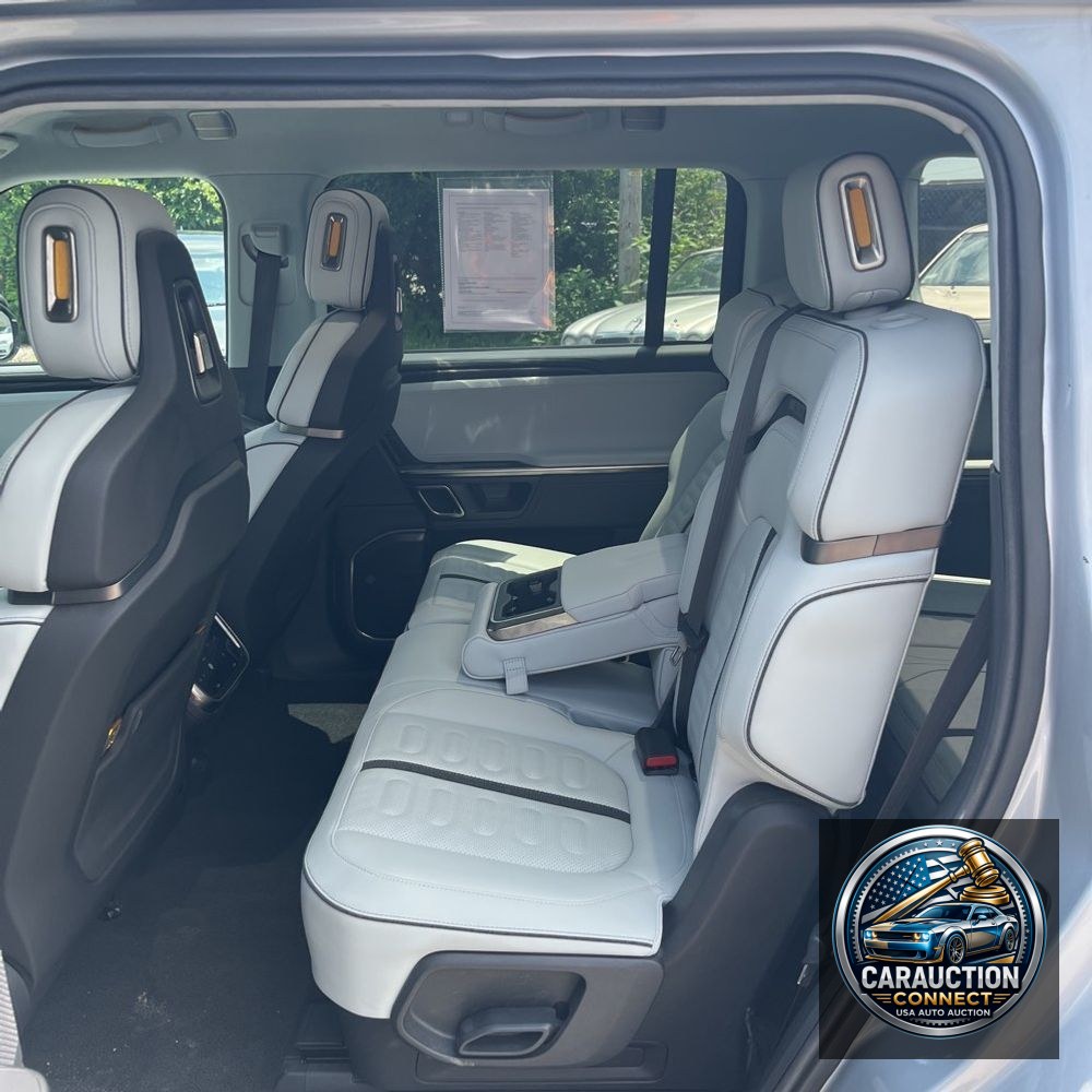 2023 Rivian R1S Adventure Quad-Motor