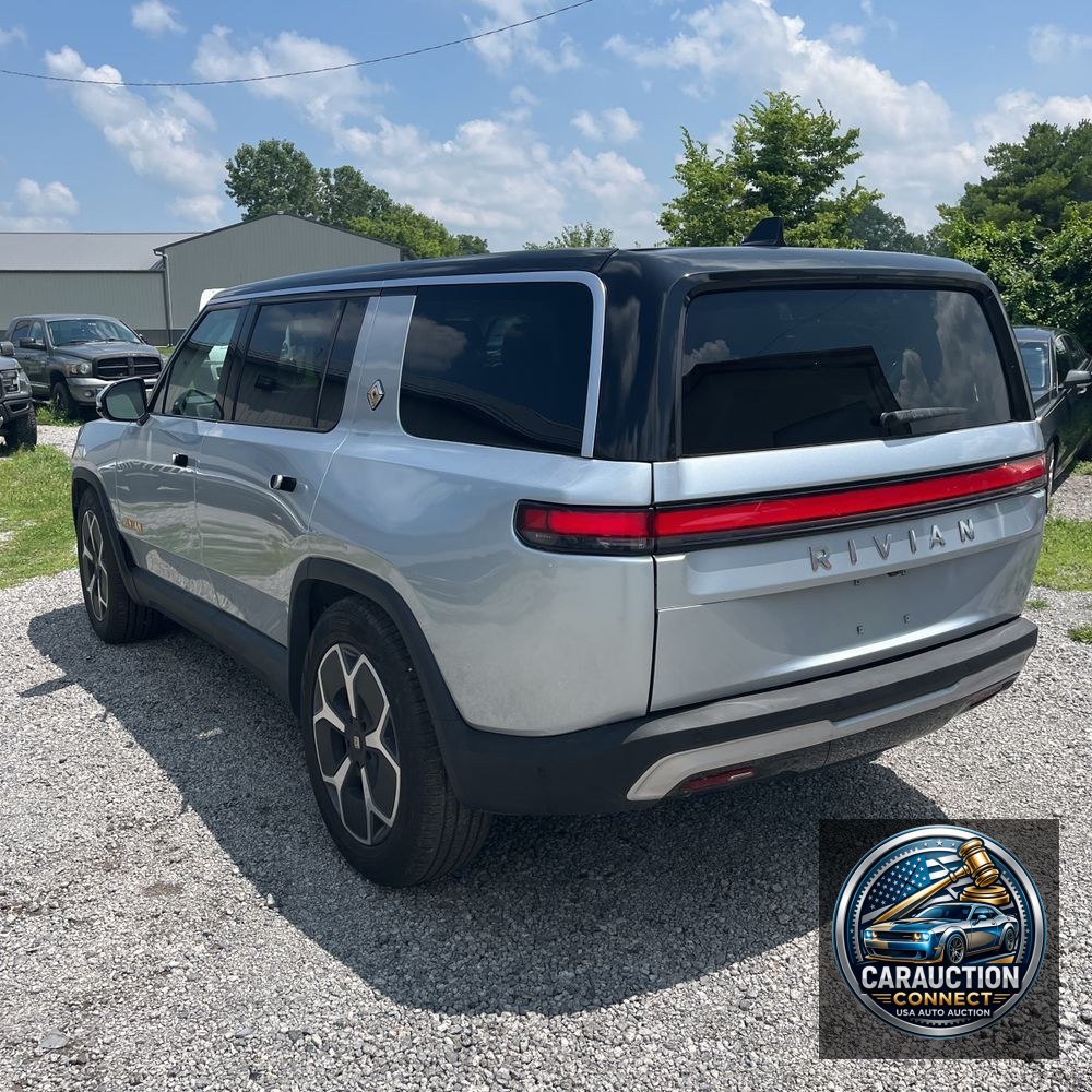 2023 Rivian R1S Adventure Quad-Motor