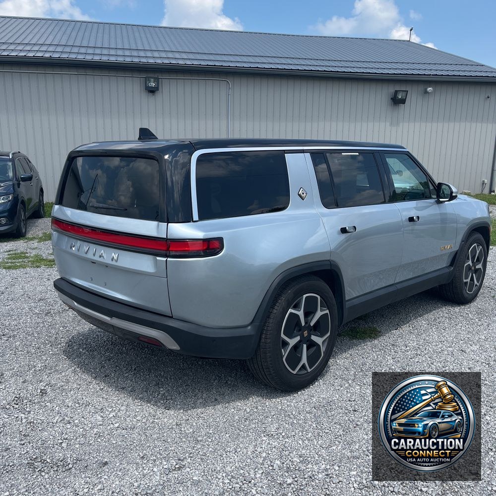 2023 Rivian R1S Adventure Quad-Motor