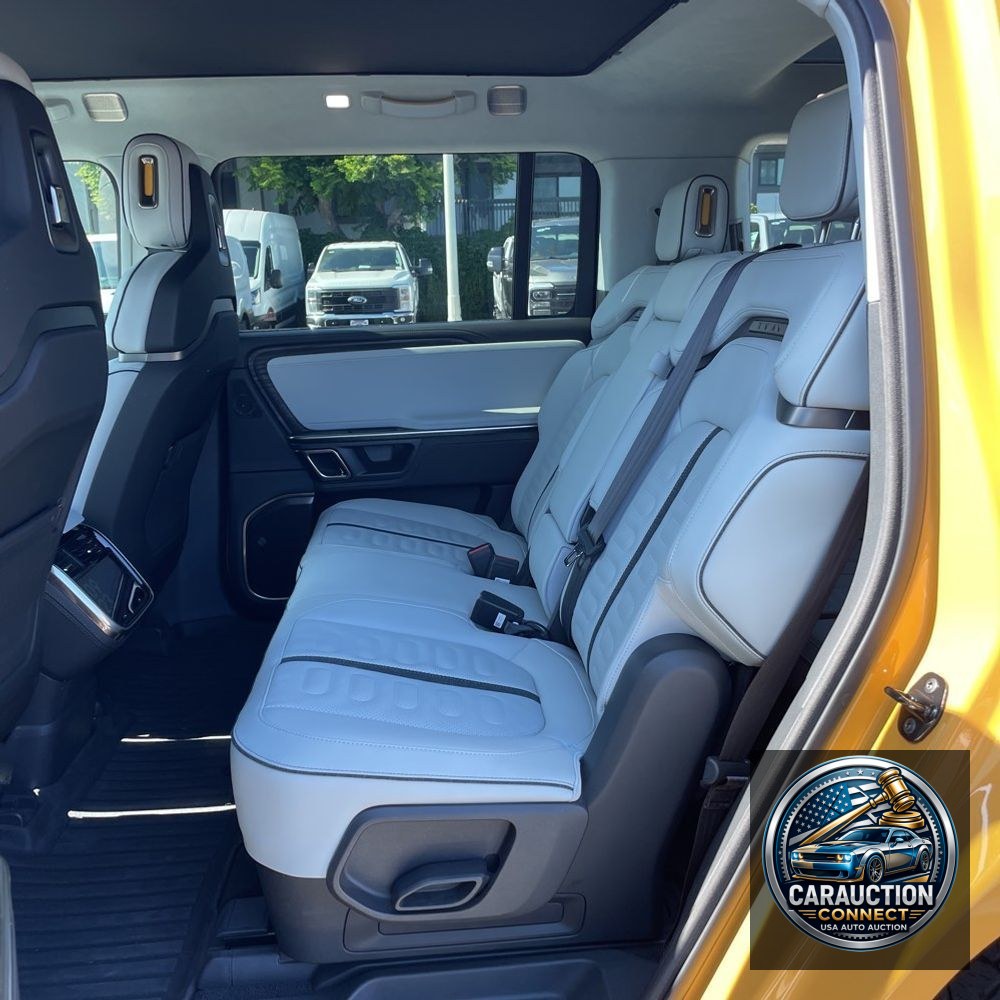 2023 Rivian R1S Adventure
