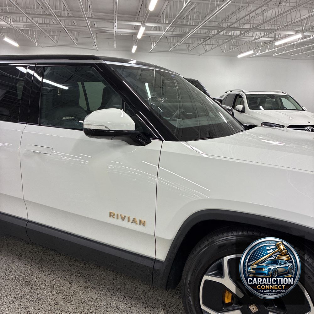 2024 Rivian R1S Adventure Quad-Motor