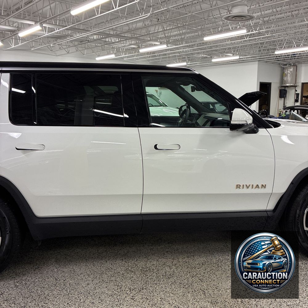2024 Rivian R1S Adventure Quad-Motor