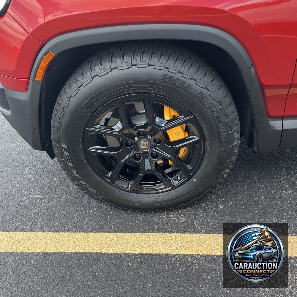 2023 Rivian R1S Adventure Quad-Motor