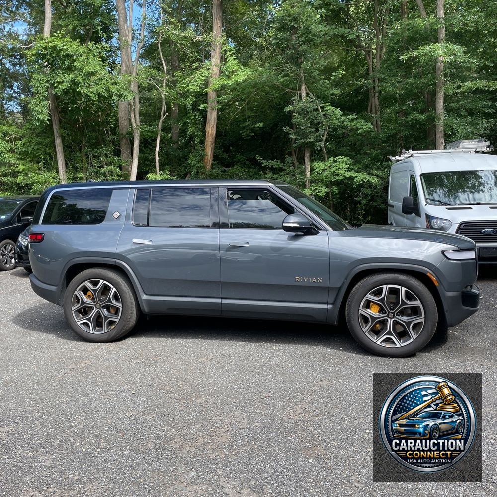 2023 Rivian R1S Adventure Quad-Motor