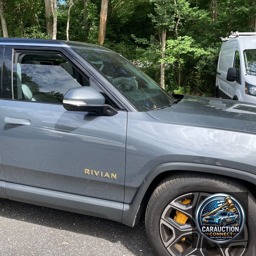 2023 Rivian R1S Adventure Quad-Motor