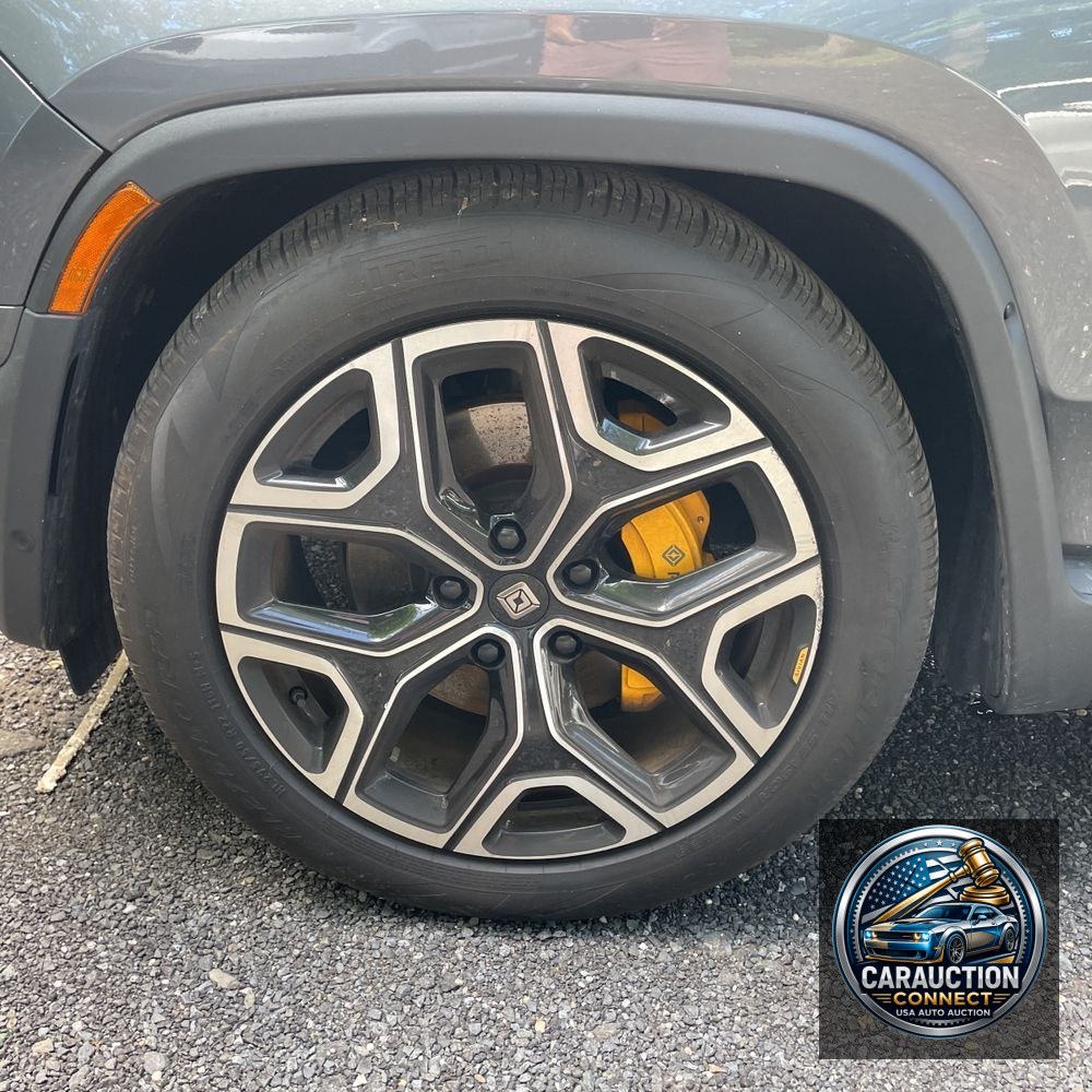 2023 Rivian R1S Adventure Quad-Motor