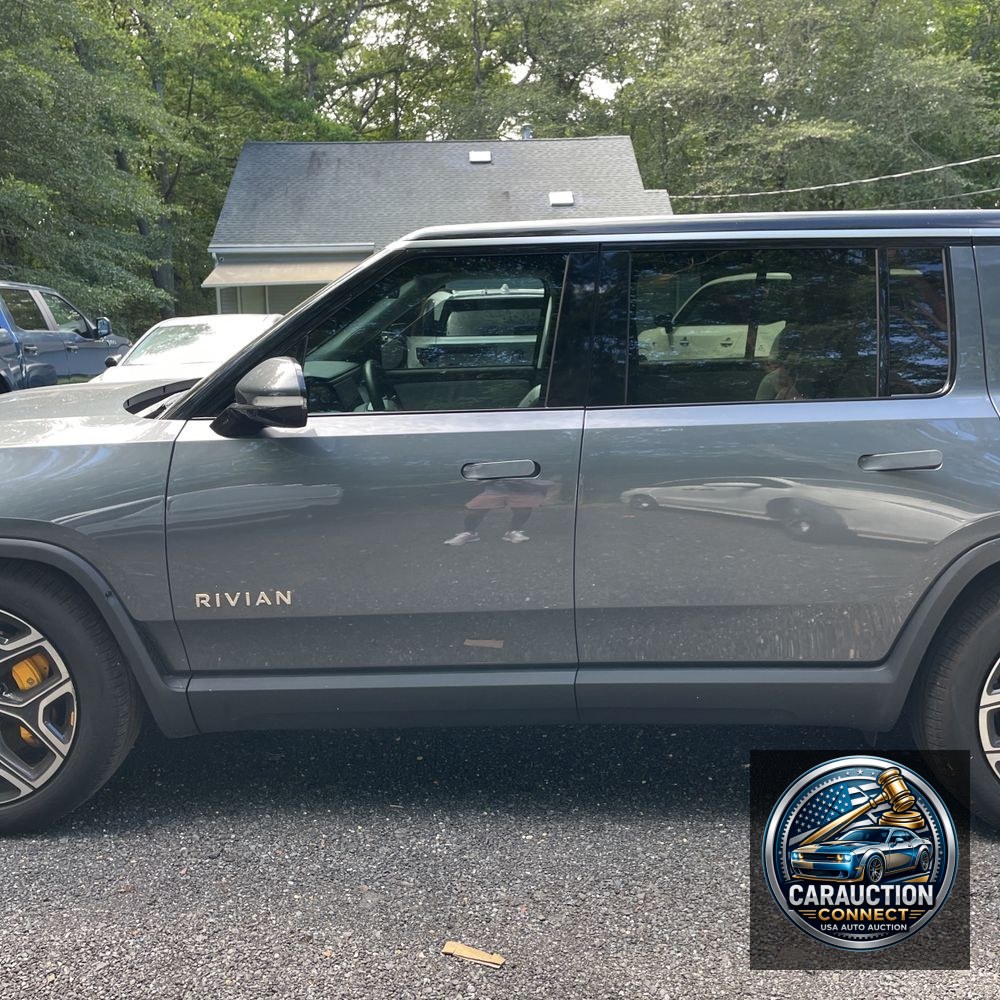 2023 Rivian R1S Adventure Quad-Motor