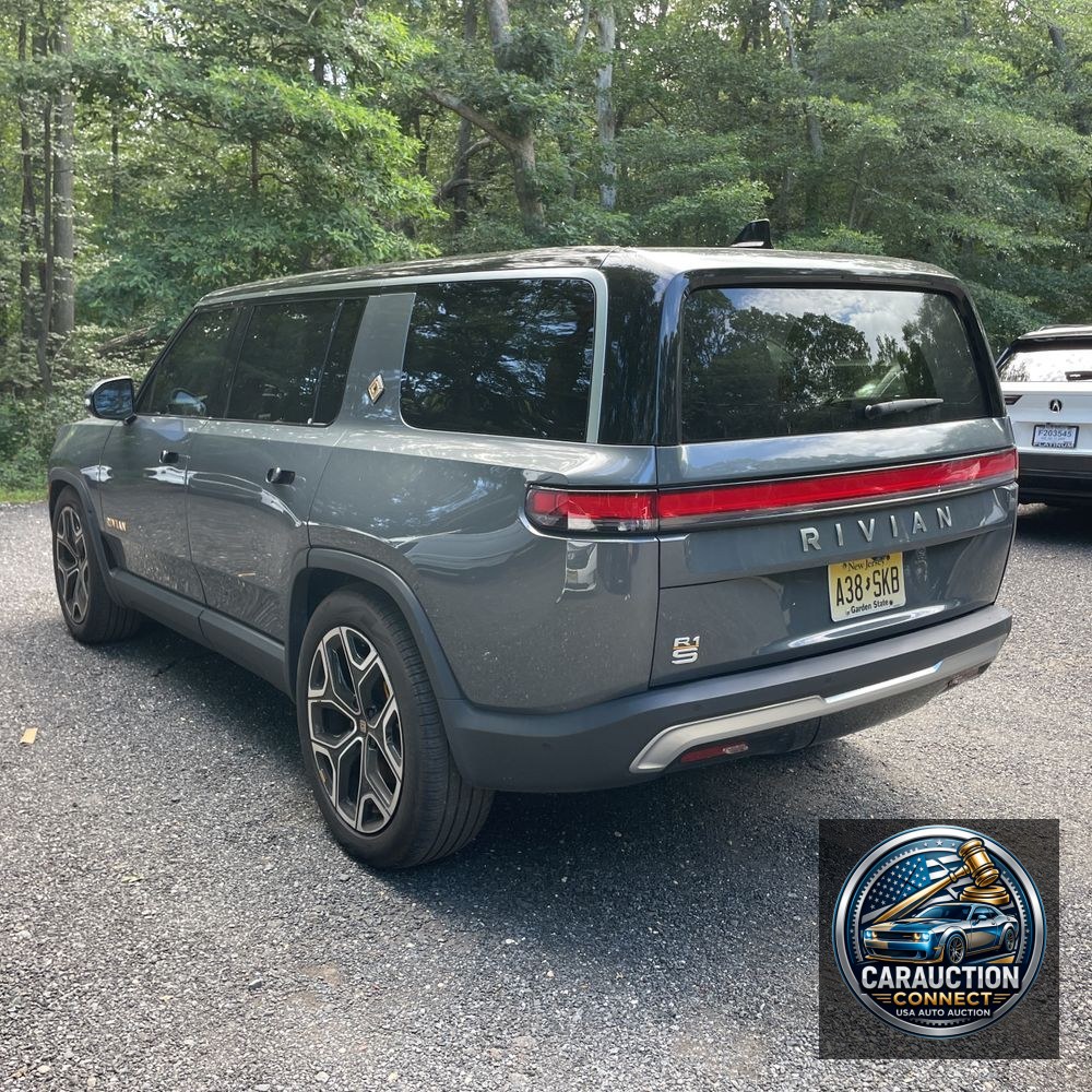 2023 Rivian R1S Adventure Quad-Motor