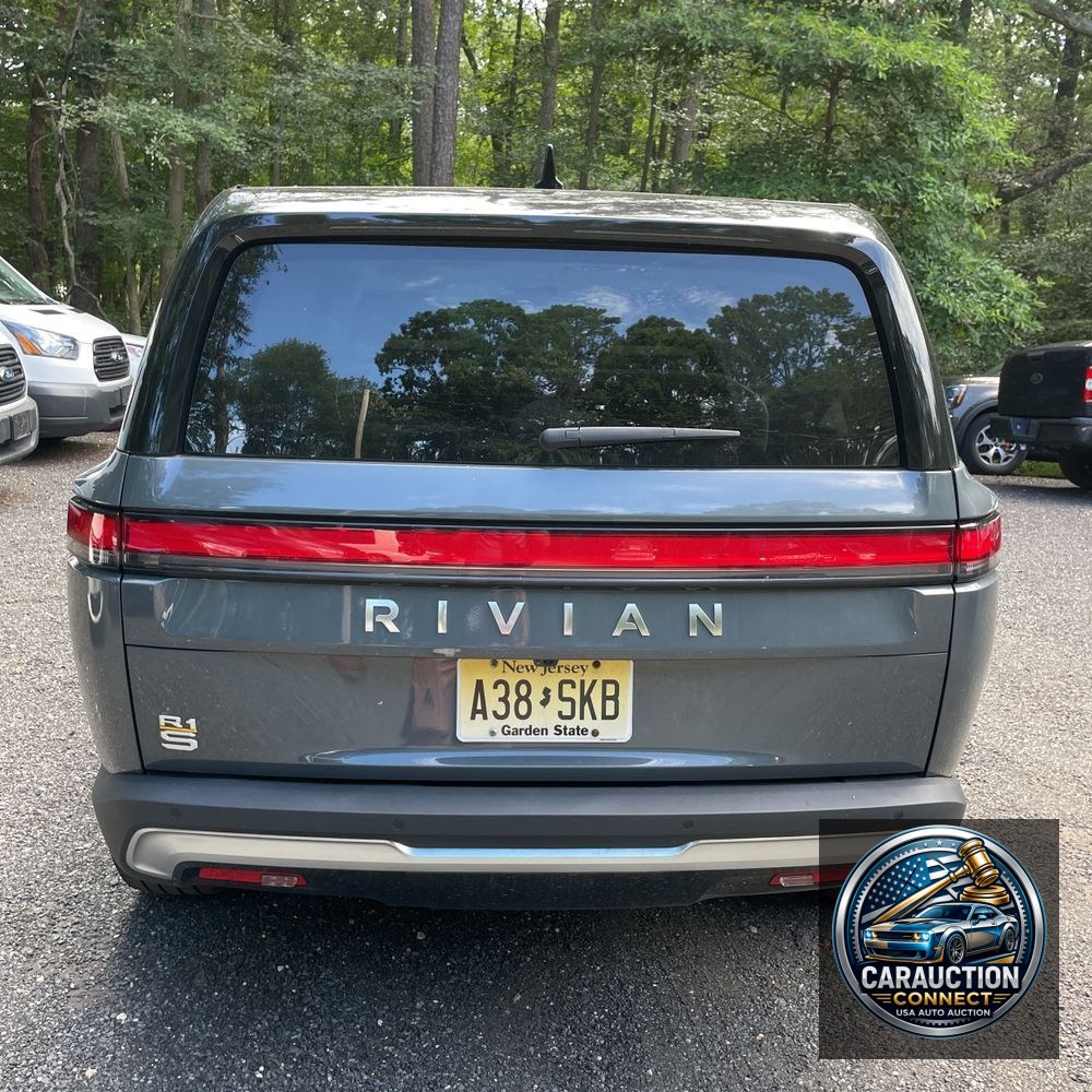 2023 Rivian R1S Adventure Quad-Motor