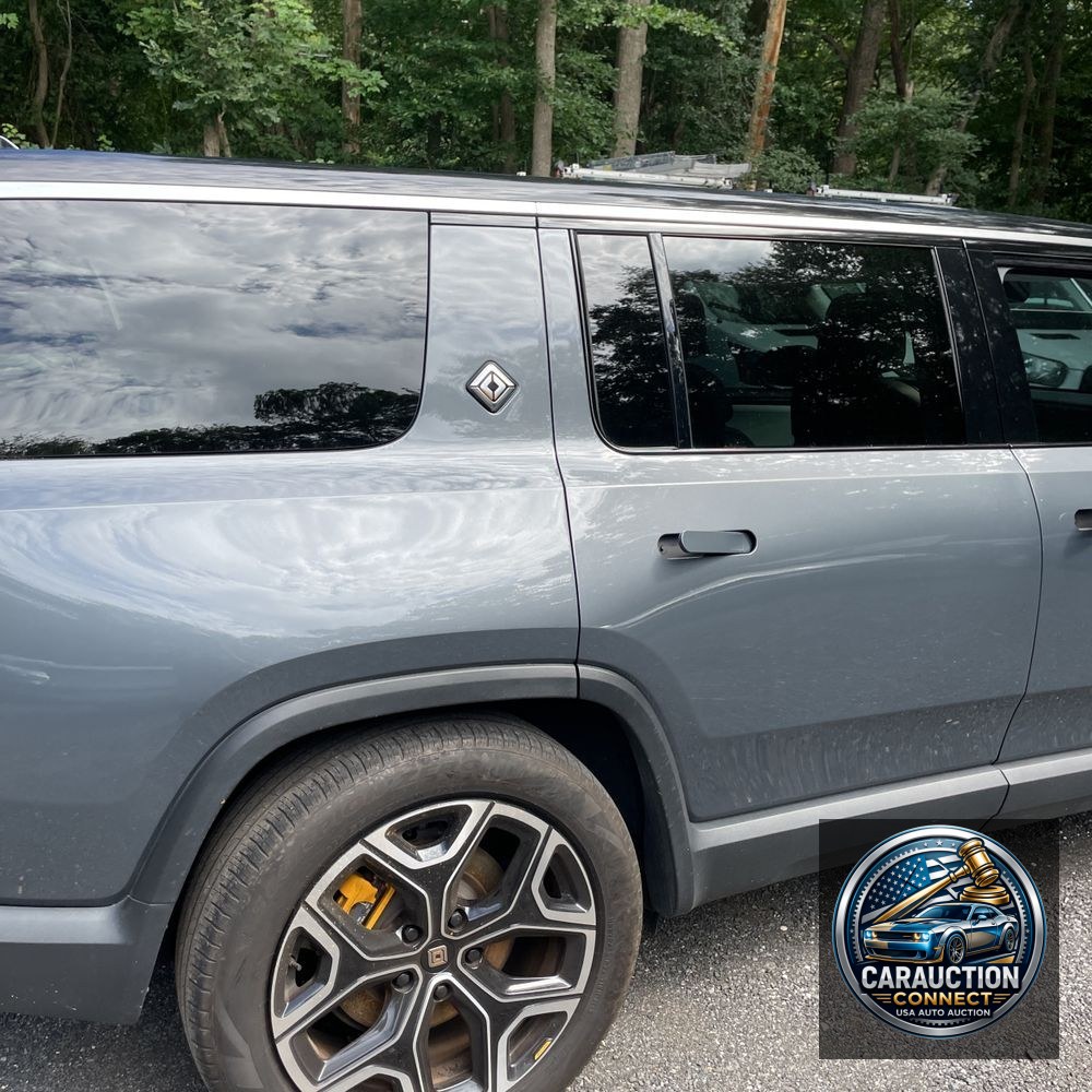 2023 Rivian R1S Adventure Quad-Motor