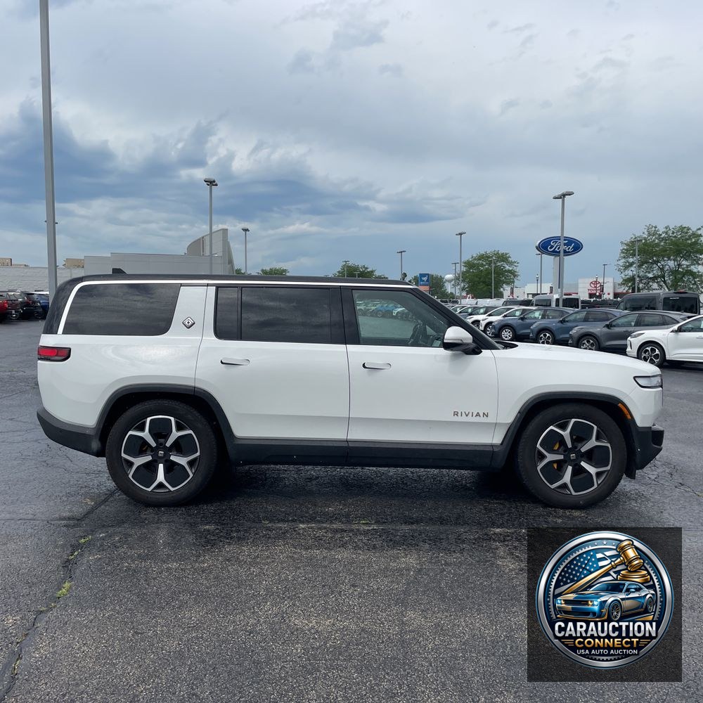 2023 Rivian R1S Adventure Quad-Motor