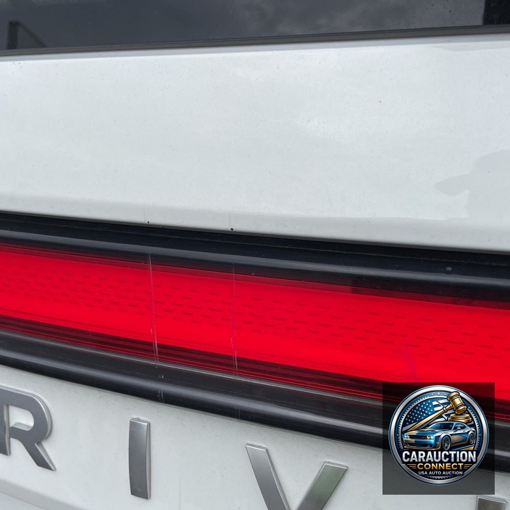 2023 Rivian R1S Adventure Quad-Motor