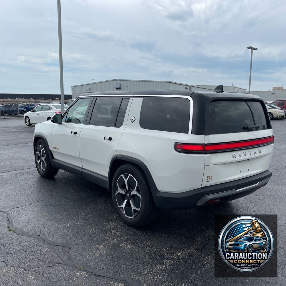 2023 Rivian R1S Adventure Quad-Motor