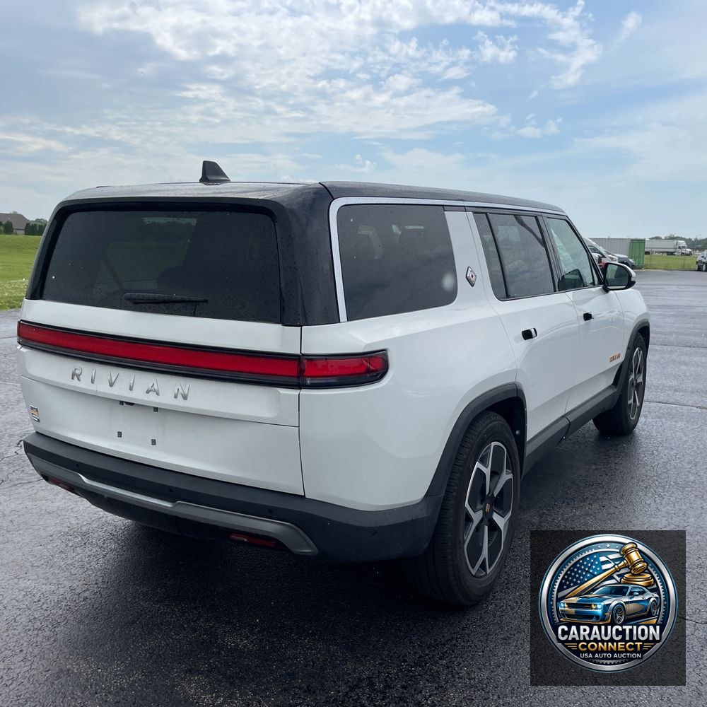 2023 Rivian R1S Adventure Quad-Motor