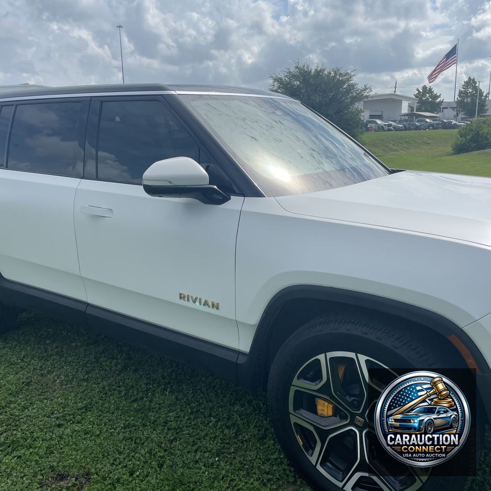 2023 Rivian R1S Adventure Quad-Motor