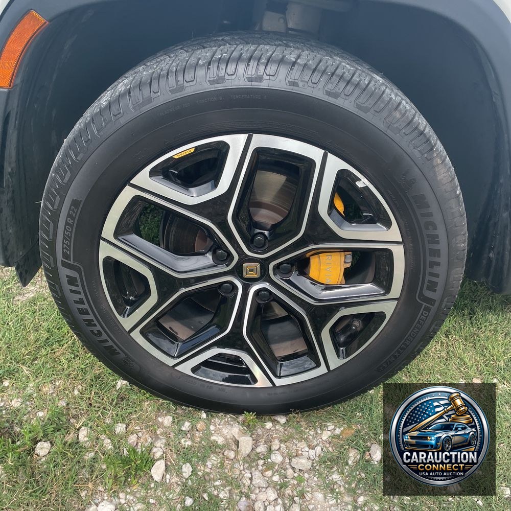 2023 Rivian R1S Adventure Quad-Motor