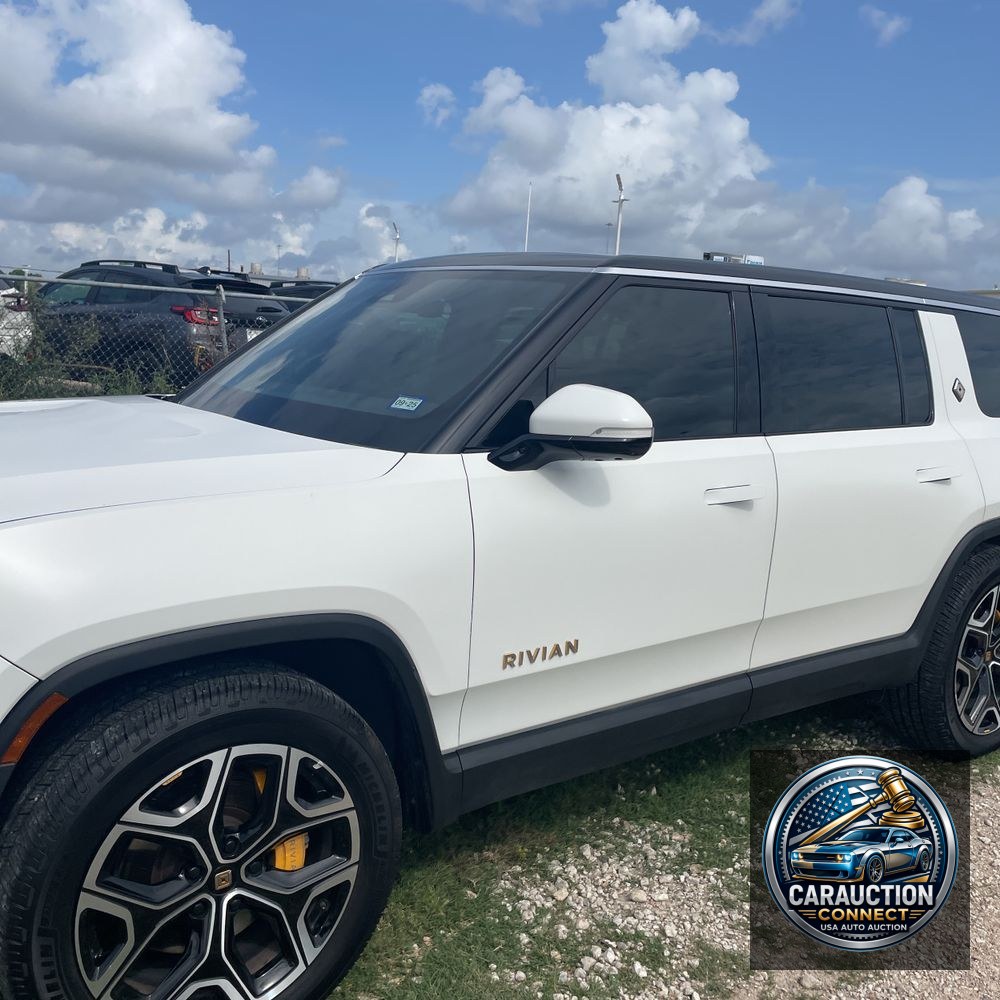 2023 Rivian R1S Adventure Quad-Motor