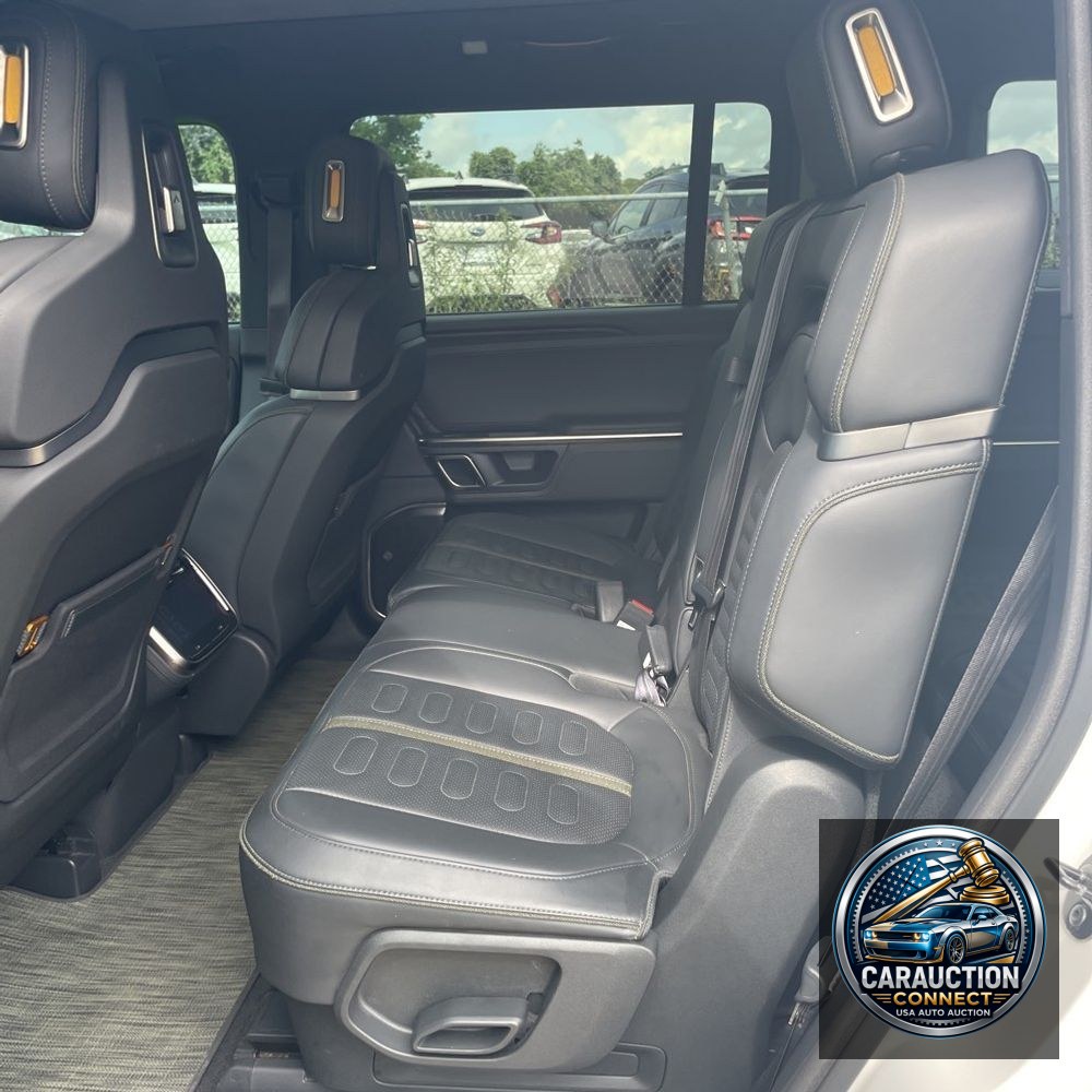 2023 Rivian R1S Adventure Quad-Motor