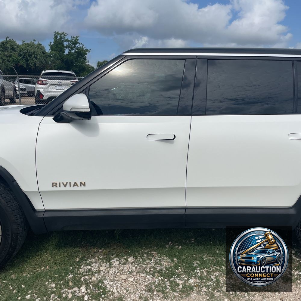 2023 Rivian R1S Adventure Quad-Motor