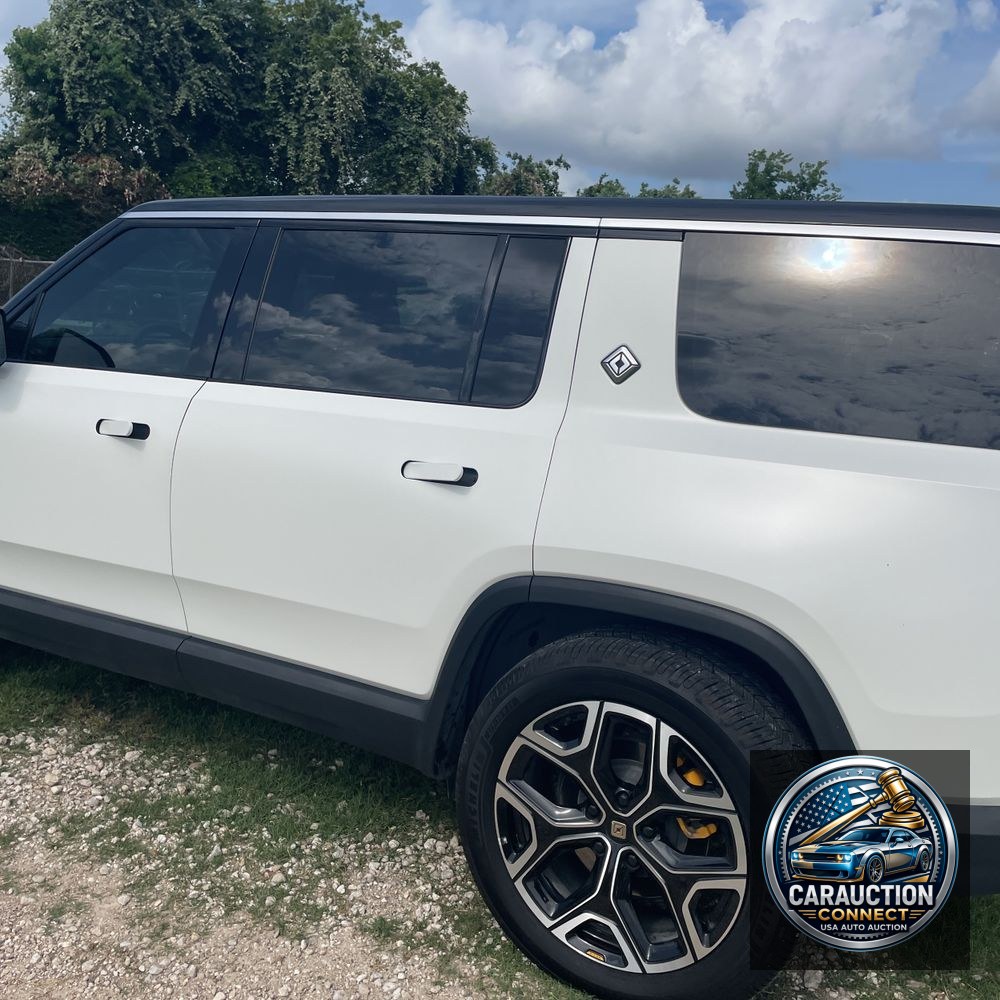 2023 Rivian R1S Adventure Quad-Motor