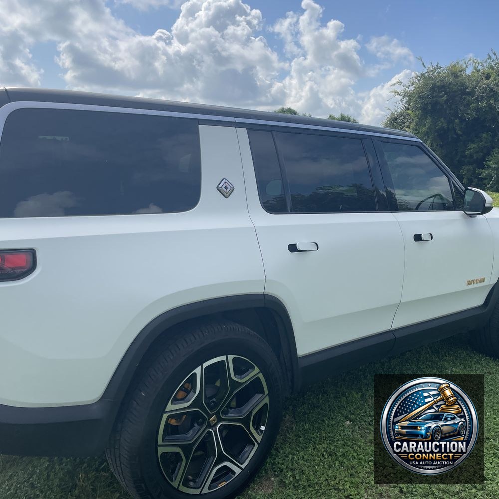 2023 Rivian R1S Adventure Quad-Motor