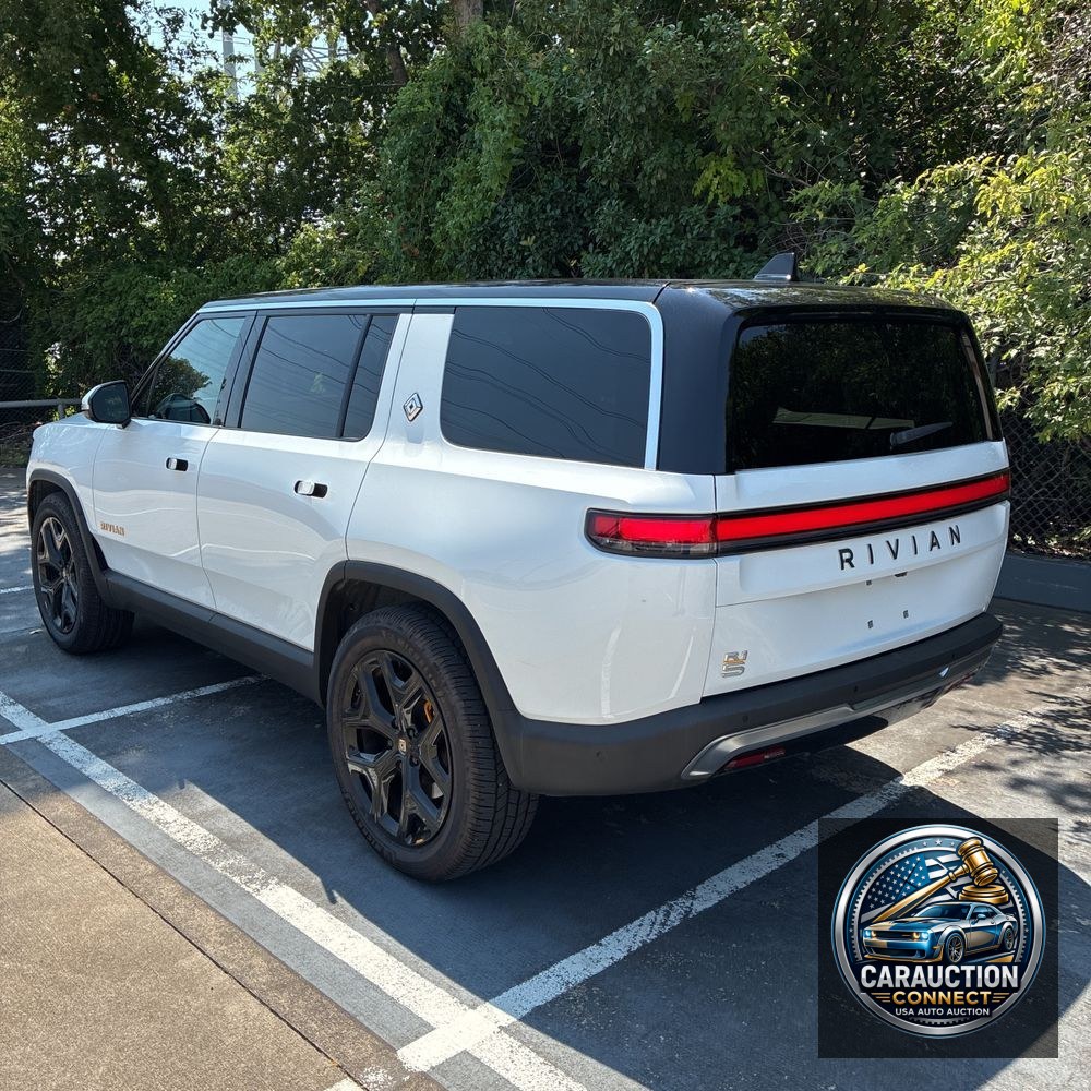 2022 Rivian R1S Launch Edition