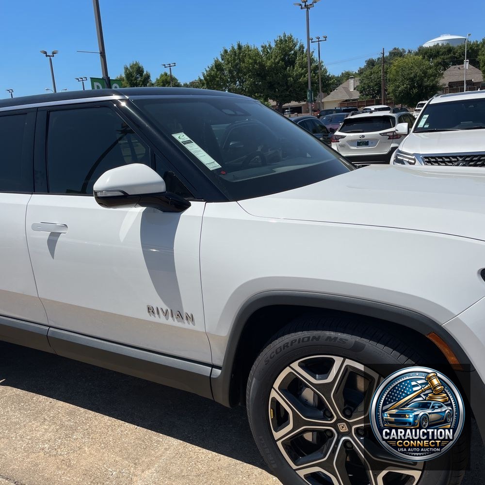 2025 Rivian R1S Adventure Dual-Motor